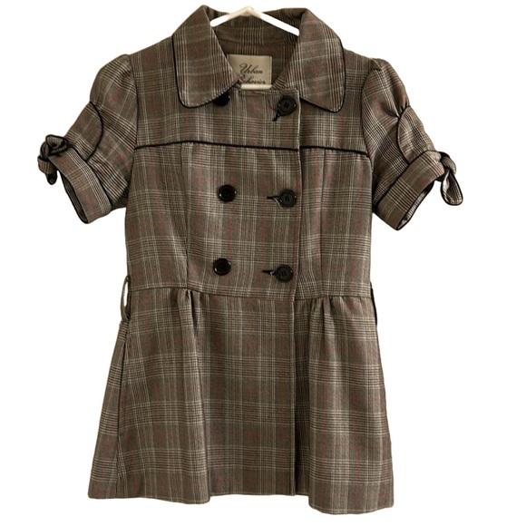 Women’s plaid jacket with cute sleeve details and  double breasted buttons. - Picture 4 of 6